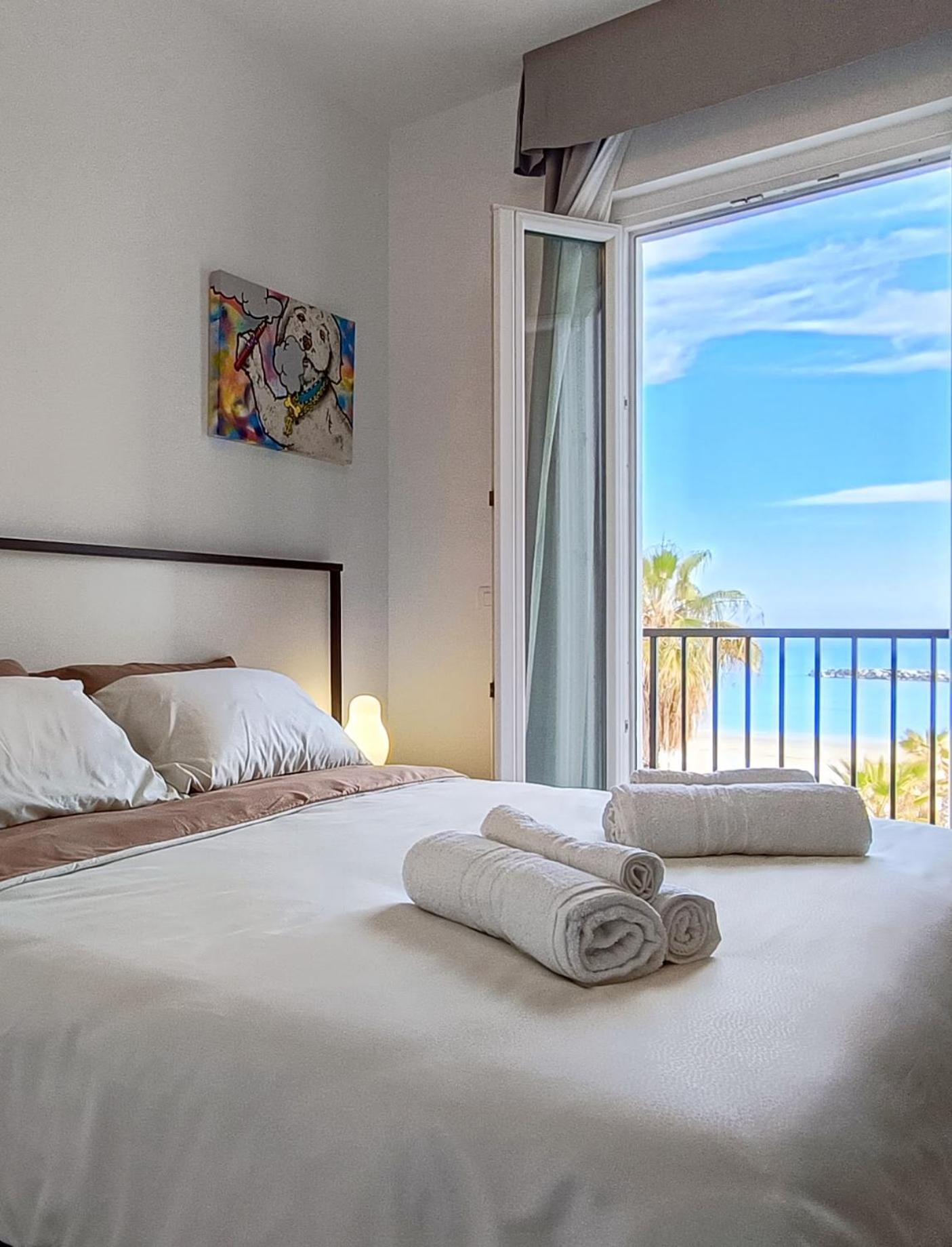 Lido Rooms & Apartments Lido di Fermo Bagian luar foto