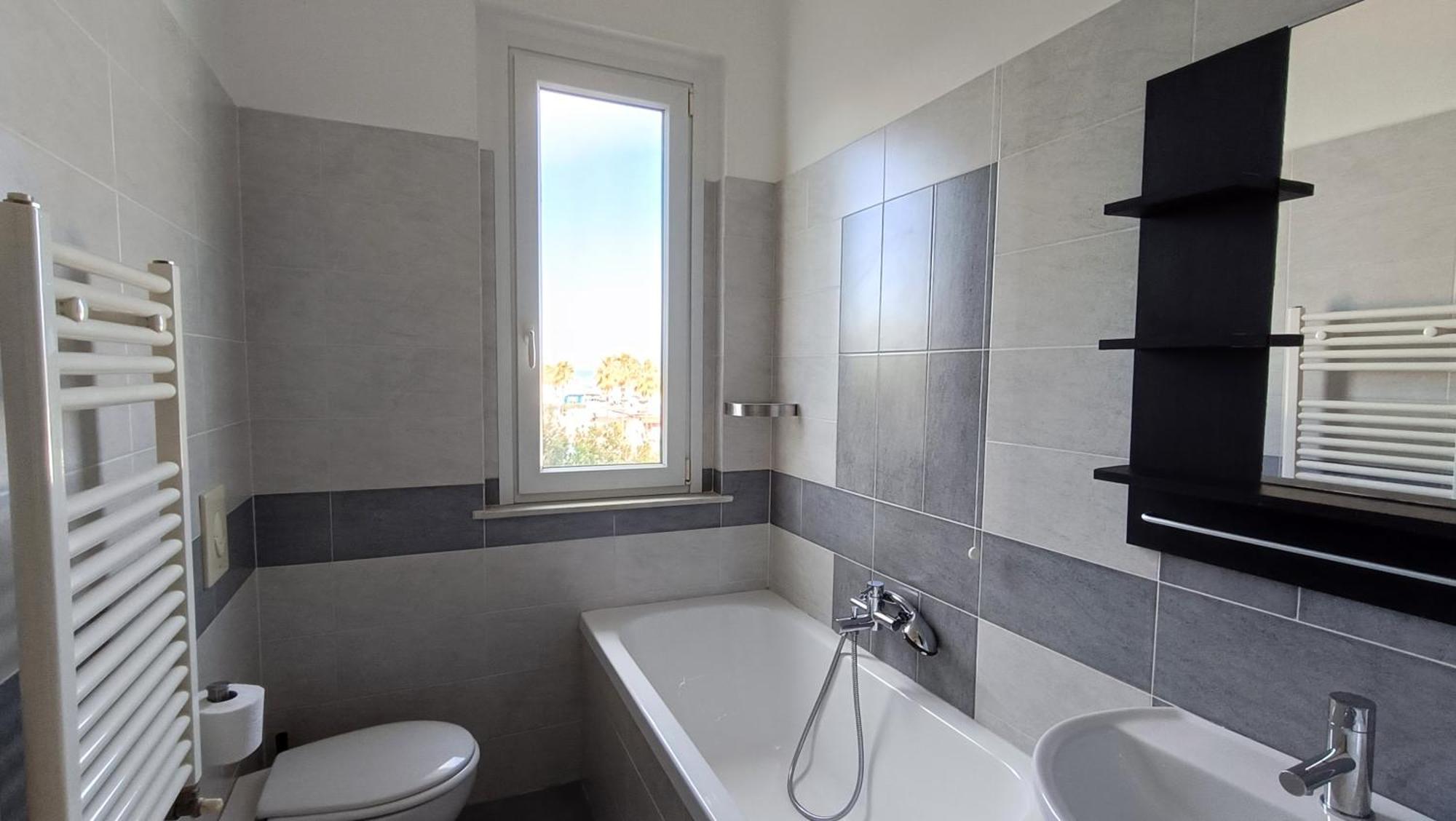 Lido Rooms & Apartments Lido di Fermo Bagian luar foto