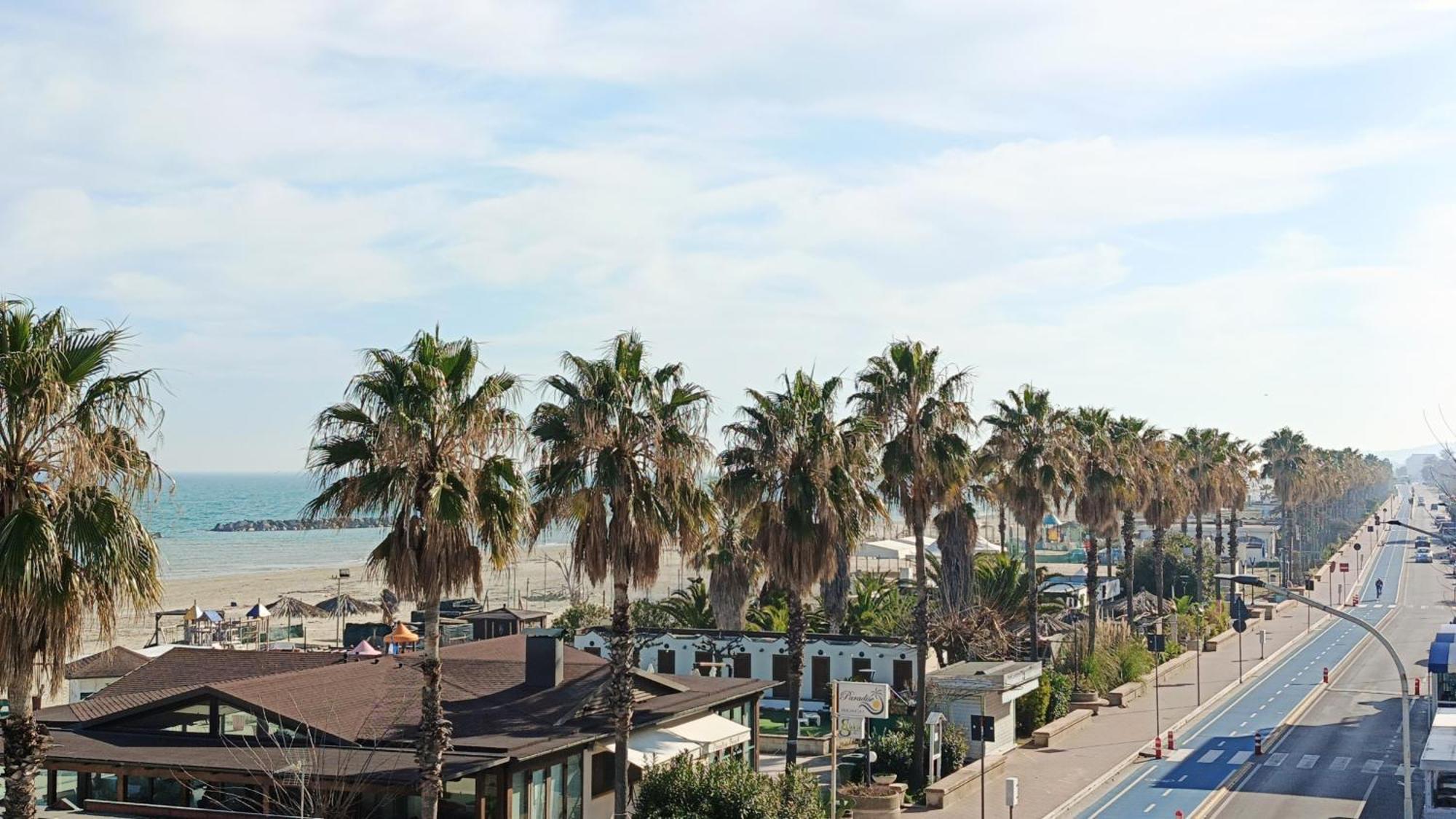 Lido Rooms & Apartments Lido di Fermo Bagian luar foto